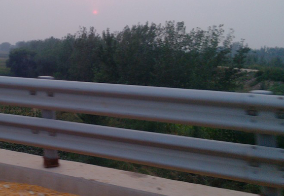 西藏优质高速公路波形护栏安装
